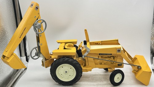 Ertl diecast international - diecast,
