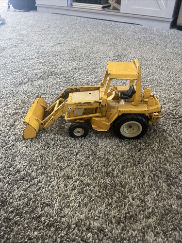 Ertl international harvester - ertl,
