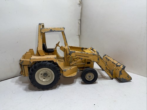 Ertl international backhoe - ertl,