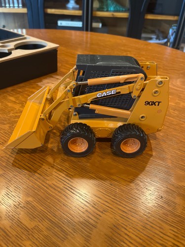 Ertl case 90xt skid - ertl,