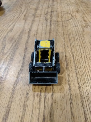 Ertl mighty movers new holland - new,